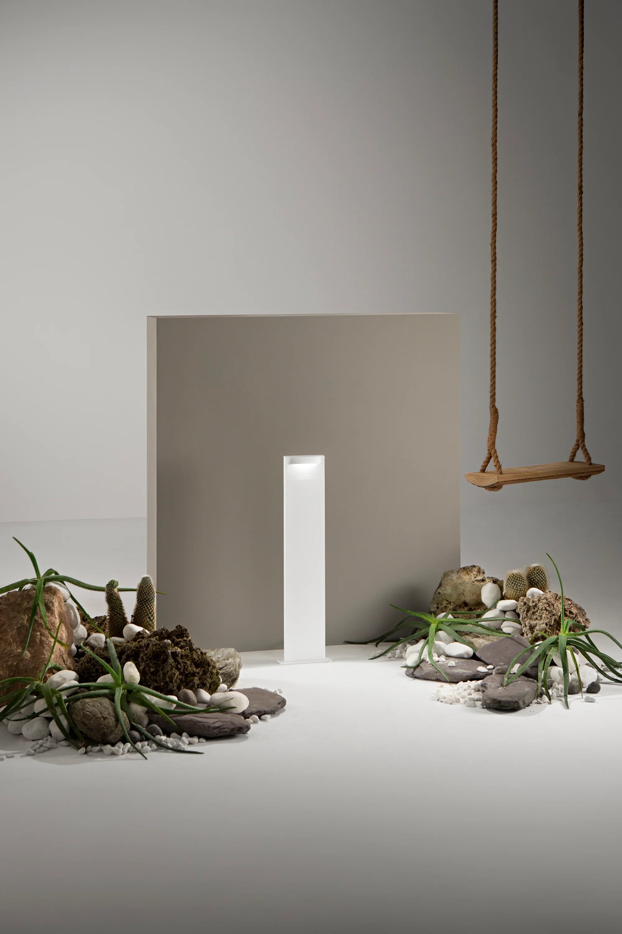 Palo LED in metallo in tre varianti bianco-antracite-corten 8W 1100 LM 3000°K IP65 MOBULA Palo LED in metallo in tre varianti bianco-antracite-corten 8W 1100 LM 3000°K IP65 MOBULA